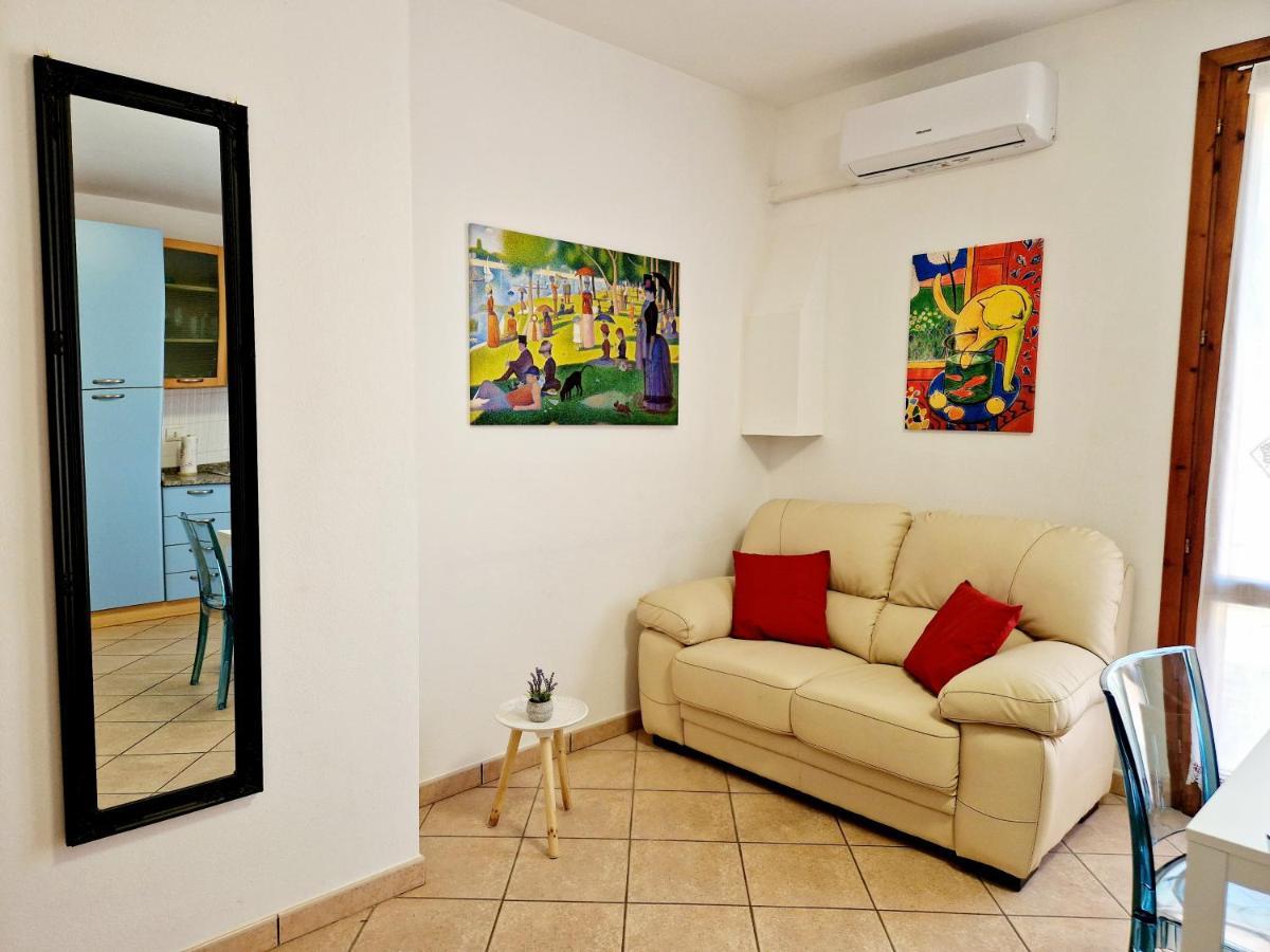 Dimora Rena Dorada - Apartment In Pula, Sardinia, Italy Екстер'єр фото